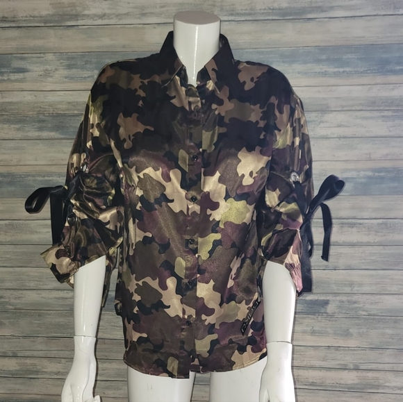 BAKU 100% POLYESTER BUTTONED DOWN CAMO TOP - Picture 1 of 4